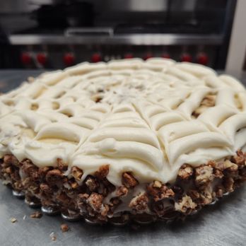 Cake Me Shelley - Cinnamon roll, 10" only - Desserts Near Me