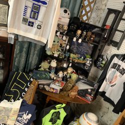 Schoolcraft Antique Mall - One booth even has Star Wars.
