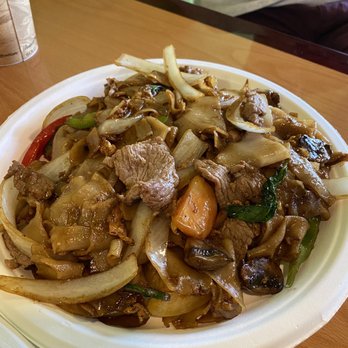Chiang Rai Thai Cuisine - 33. Pad Kee Mao (Drunken noodles) - Thai Near Me - Troutdale, Oregon Chiang Rai Thai Cuisine - 33. Pad Kee Mao (Drunken noodles) - Thai Near Me - Troutdale, Oregon