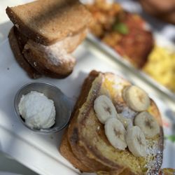 Hennessey's Tavern - Banana Nutella French Toast