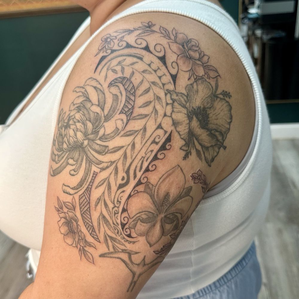 Siren & Song Tattoo - Tattoo Near Me - Honolulu, Hawaii