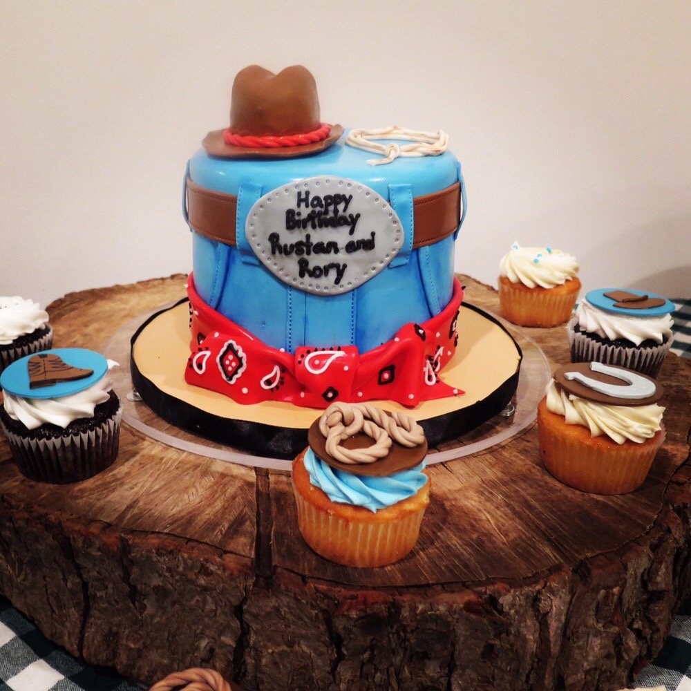 Aloha Wedding Planners - Our adorable cowboy themed cake! - Wedding Planning Near Me Aloha Wedding Planners - Our adorable cowboy themed cake! - Wedding Planning Near Me