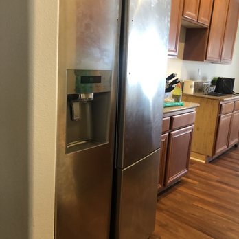 Athena's Movers - Door not closing due to movers - Movers Near Me - Redlands, California Athena's Movers - Door not closing due to movers - Movers Near Me - Redlands, California