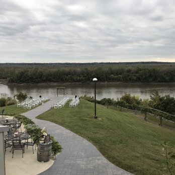 Les Bourgeois Vineyards - Beautiful view - Wineries Near Me - Rocheport, Missouri Les Bourgeois Vineyards - Beautiful view - Wineries Near Me - Rocheport, Missouri