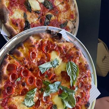 Fredi The PizzaMan - Margarita pizza and hot honey pepperoni pizza - Italian Near Me - Melvindale, Michigan Fredi The PizzaMan - Margarita pizza and hot honey pepperoni pizza - Italian Near Me - Melvindale, Michigan