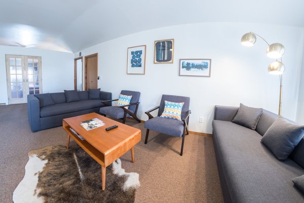 The Monarch Motel by null