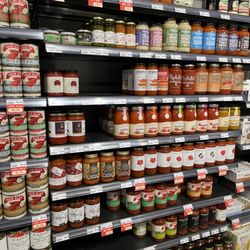 MOM's Organic Market