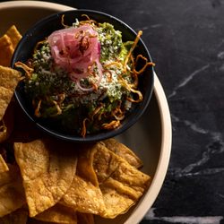 Red Crown Quality Eats - chips & guac