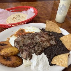 Mi Ranchito 2 - Ranchero breakfast with steak