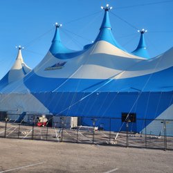 Circus Vazquez - Greenspoint Mall - The outside