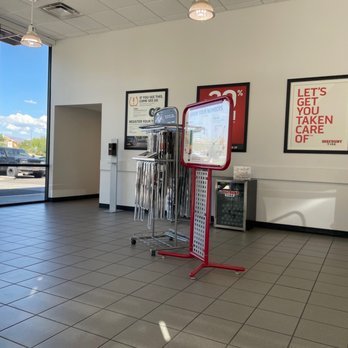Discount Tire - Front waiting area. - Tires Near Me - Anthem, Arizona