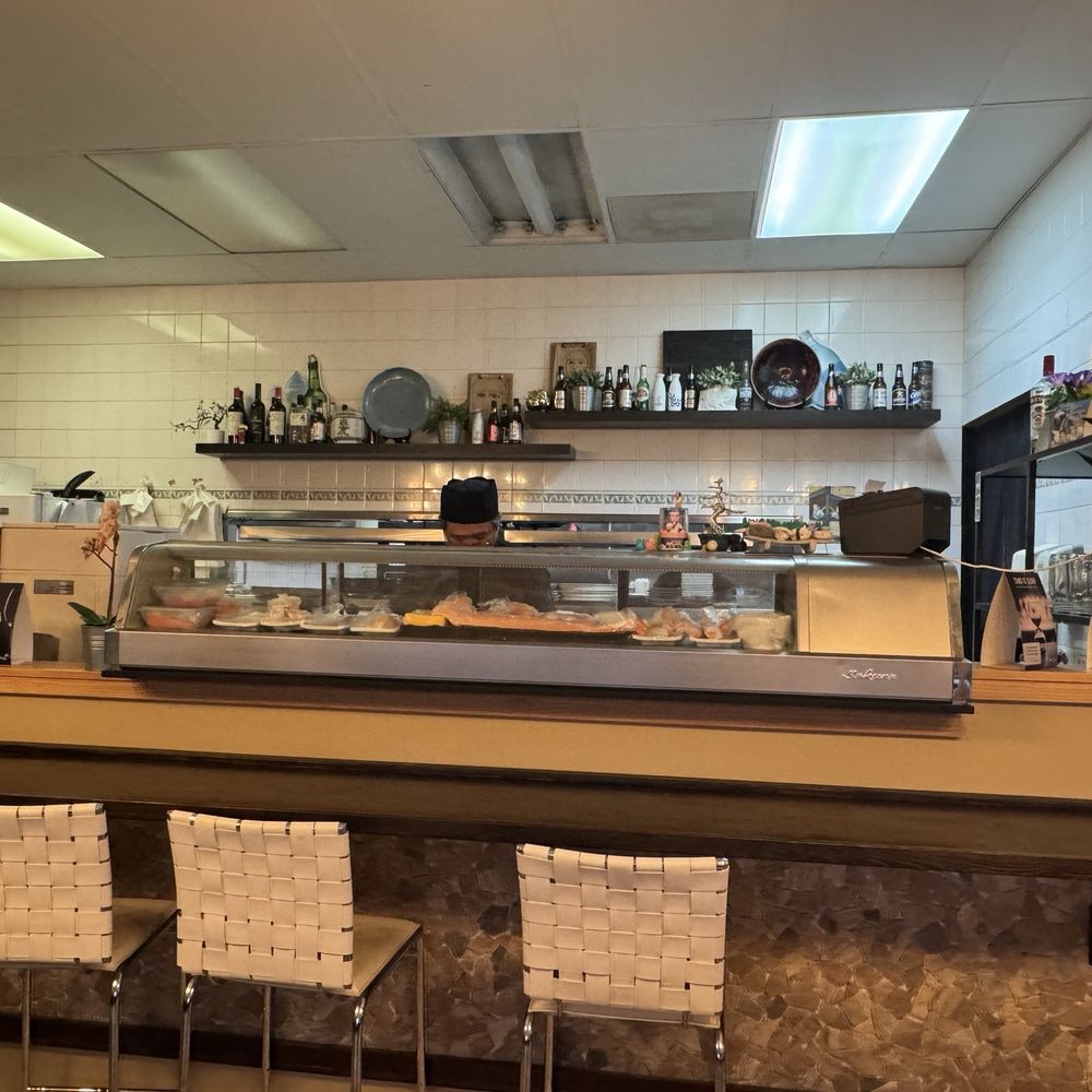 Q's Restaurant - sushi chef were busy - Sushi Bars Near Me - Golden, British Columbia Q's Restaurant - sushi chef were busy - Sushi Bars Near Me - Golden, British Columbia