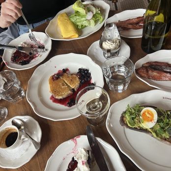 Le Crocodile - French Near Me - Brooklyn, New York