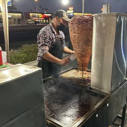 La Taquizza Estilo Oaxaca - Fairly busy taco tent on the corner of Shaw and Blackstone. Mmm