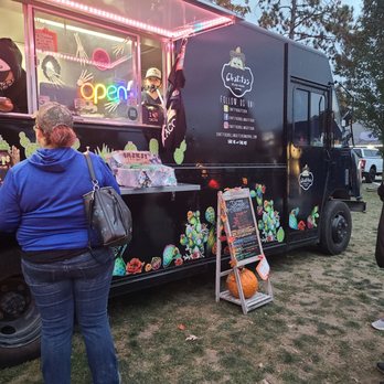 Chatitas Rolling Kitchen - Waiting for tacos - Food Trucks Near Me Chatitas Rolling Kitchen - Waiting for tacos - Food Trucks Near Me