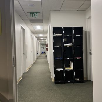 Pacific Eye Associates - Long hallway to more rooms and testing rooms - Ophthalmologists Near Me - San Francisco, California Pacific Eye Associates - Long hallway to more rooms and testing rooms - Ophthalmologists Near Me - San Francisco, California