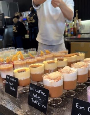 Em Coffee House by null