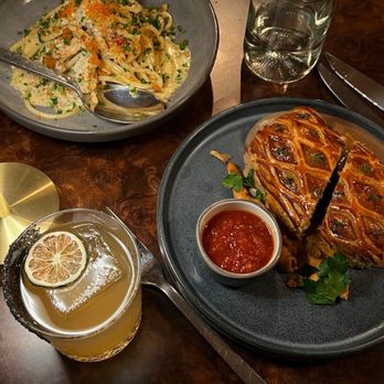 Eloise Restaurant and Bar - Pasta, beef Wellington - Cocktail Bars Near Me - Wayzata, Minnesota Eloise Restaurant and Bar - Pasta, beef Wellington - Cocktail Bars Near Me - Wayzata, Minnesota