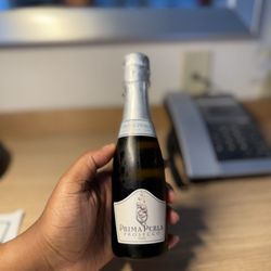 Hampton Inn & Suites by Hilton Miami Brickell Downtown - Prosecco (free goodie)