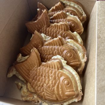 Peak Cafe - Boongobbang (fish-shaped cakes with fillings inside) (Taro, red bean, nutella) - Cafes Near Me - Northridge, California Peak Cafe - Boongobbang (fish-shaped cakes with fillings inside) (Taro, red bean, nutella) - Cafes Near Me - Northridge, California