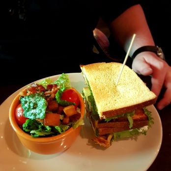 La Belle et la Boeuf - Club - Steakhouses Near Me - Boisbriand, Quebec