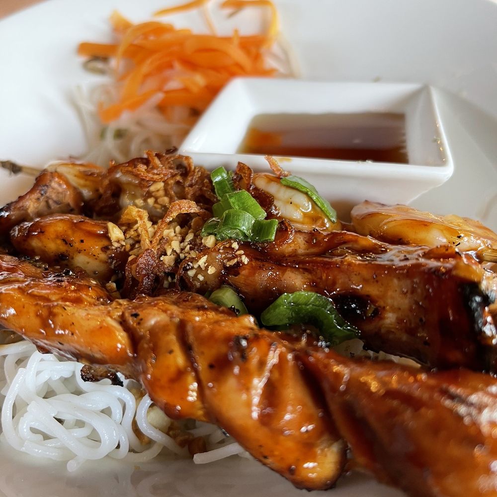 Rice Paper - B11. Chicken Satay and Prawn Brochettle Noodle Bowl - Vietnamese Near Me - High Point, North Carolina Rice Paper - B11. Chicken Satay and Prawn Brochettle Noodle Bowl - Vietnamese Near Me - High Point, North Carolina