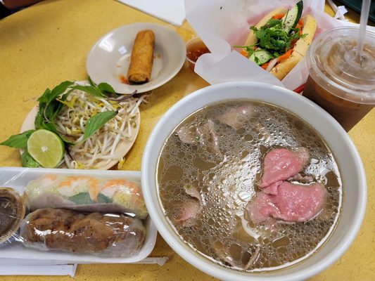 Saigon Deli by null