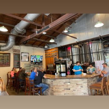 Persimmon Hollow Brewing - Breweries Near Me - DeLand, Florida