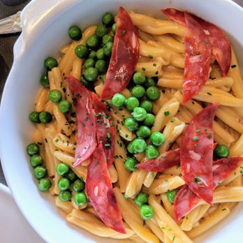 58 Tour Eiffel - Casarecce Pasta (fancier version of Mac & Cheese) - French Near Me - Paris, 75