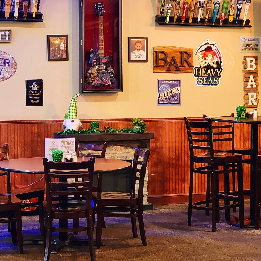 What are the best pizza options around Polaris area?, image size:1000x1000