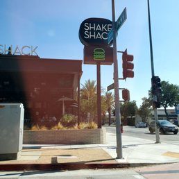 Exterior photo of Shake Shack Pasadena - Pasadena, California Exterior photo of Shake Shack Pasadena - Pasadena, California