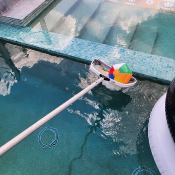 The Great Escape Parkside - Pool (while enjoyable) had a dead rat in it when we arrived - Vacation Rentals Near Me - Groveland, Florida The Great Escape Parkside - Pool (while enjoyable) had a dead rat in it when we arrived - Vacation Rentals Near Me - Groveland, Florida