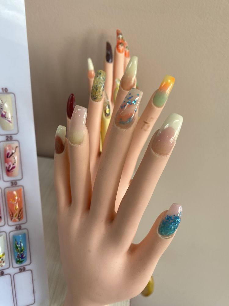 T's Nails Logo