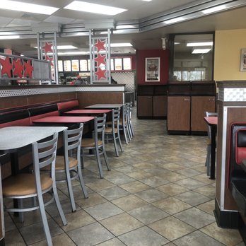 Hardee's - Dining Area - Fast Food Near Me - Martinsville, Indiana Hardee's - Dining Area - Fast Food Near Me - Martinsville, Indiana