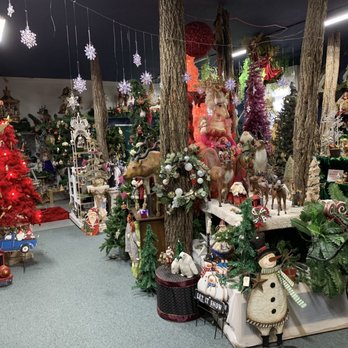 Secret Garden - Christmas treasures! - Gift Shops Near Me - Sugarcreek, Ohio