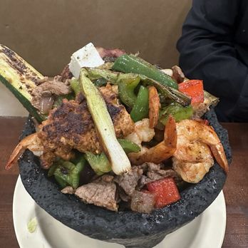 La Casita - Molcajete de Carne - Mexican Near Me - Hayward, California La Casita - Molcajete de Carne - Mexican Near Me - Hayward, California