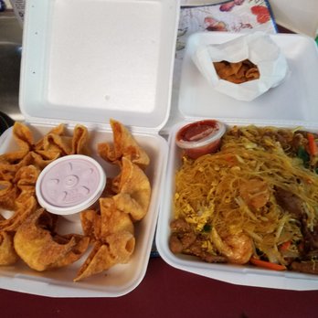 Oriental Kitchen - Singapore noodles and crab puffs - Chinese Near Me - Pflugerville, Texas