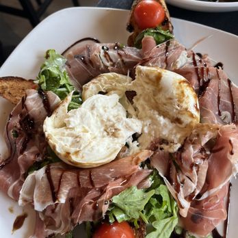 Pazzi Di Pizza - prosciutto and Burrata salad - Pizza Near Me - Elmhurst, Illinois