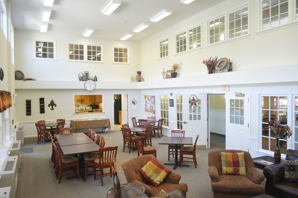 HOPKINS COURT APARTMENTS Updated September 2024 13 Photos 2250 N