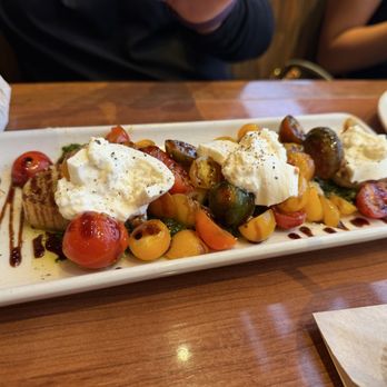 Marketplace Cafe at Nordstrom - Heirloom Tomatoes & Burrata - Cafes Near Me - San Diego, California