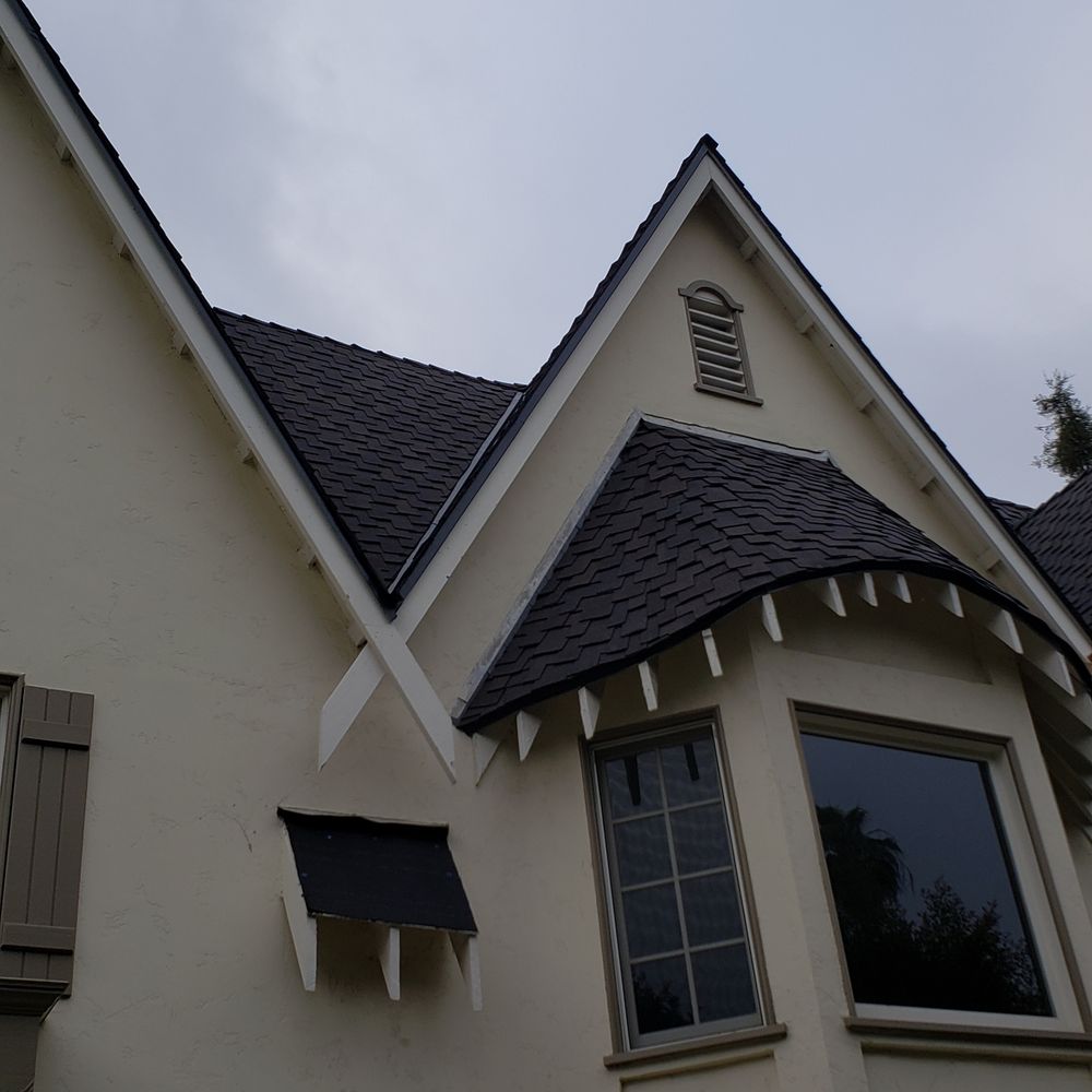 Slide of A&M Roofing