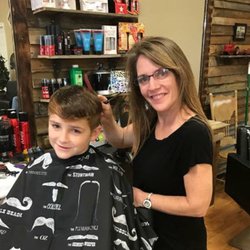 Monique's Making the Cutz