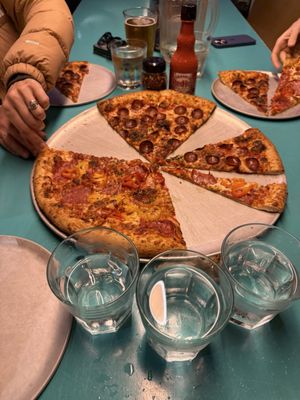 HandleBar Pizza by null