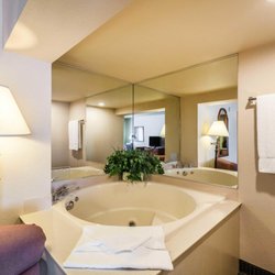 Clarion Hotel and Convention Center