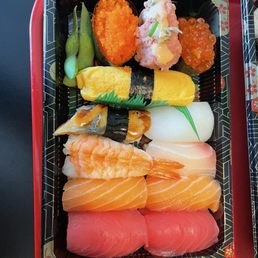Deluxe nigiri bento Deluxe nigiri bento