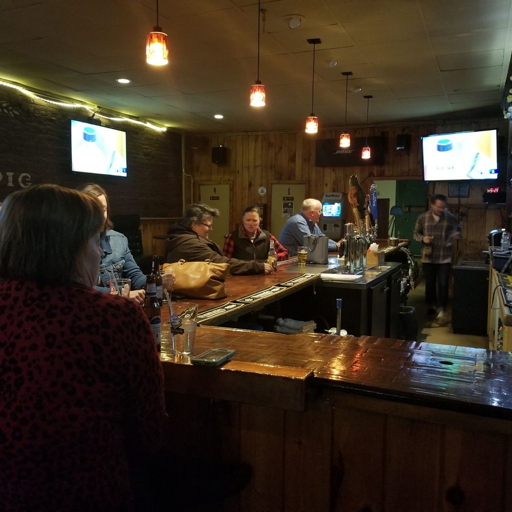 Muckenschnabel's - people sitting at the bar - Pubs Near Me - Rutland, Vermont