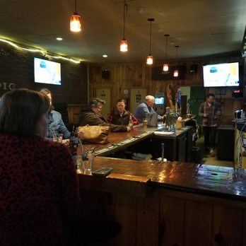 Muckenschnabel's - people sitting at the bar - Pubs Near Me - Rutland, Vermont