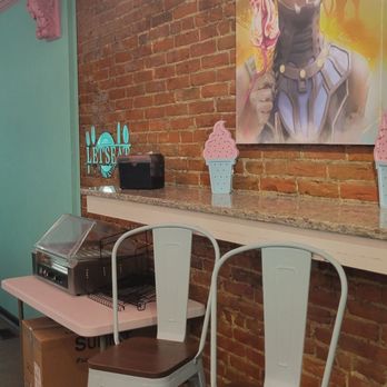 Marlei’s Sweet Tooth - Seating area - Ice Cream & Frozen Yogurt Near Me - Philadelphia, Pennsylvania