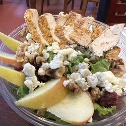 Crazy Cat Winery And Cafe - Apple salad with chicken