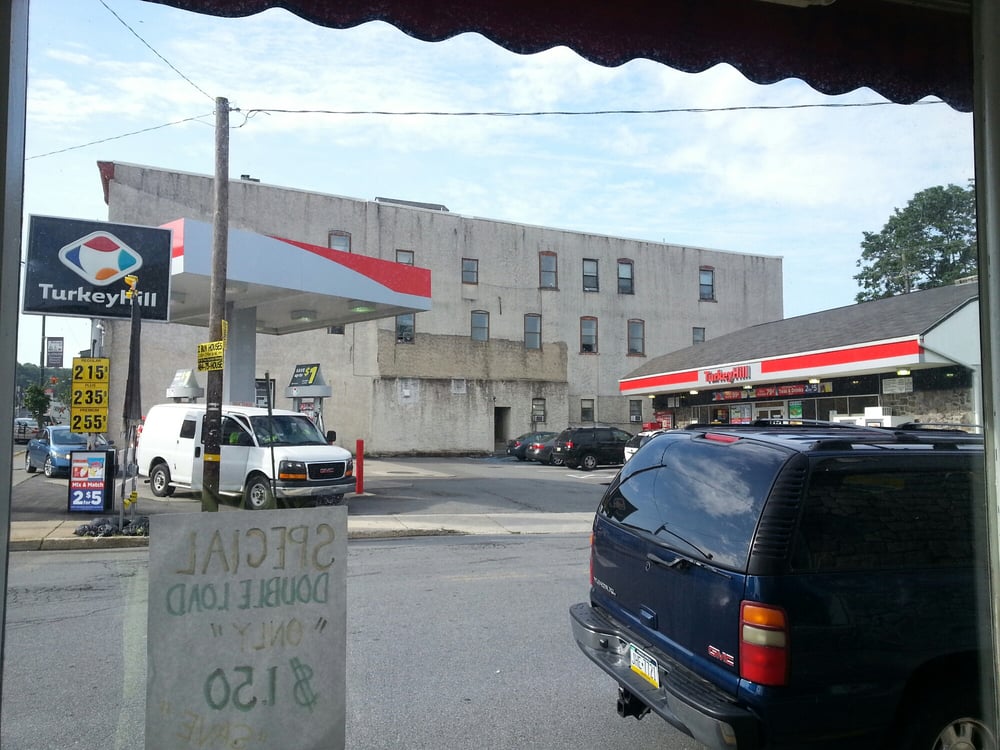 TURKEY HILL Updated August 2024 610 Main St, Slatington